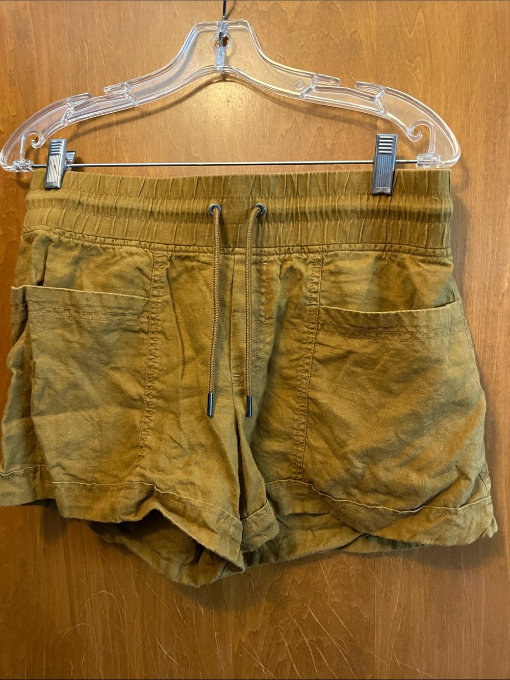 Athleta Cabo Linen 4”  Shorts Size 4 Gold